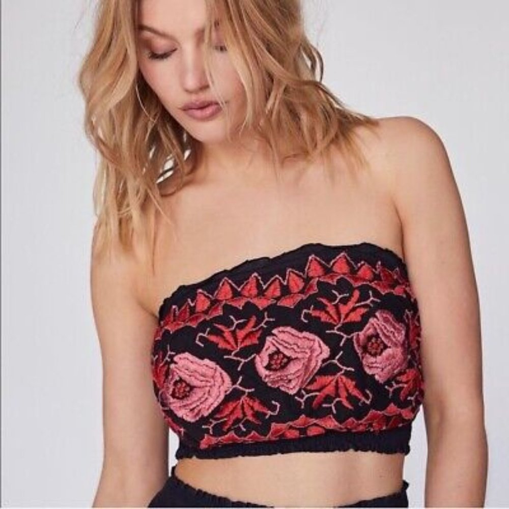 Free People NWT! Black/Red Embroidered Flowers Bandeau Top with Straps Size XS